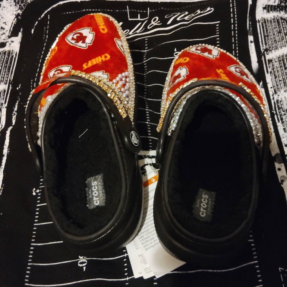 Custom Chiefs Crocs - Picture 5 of 5